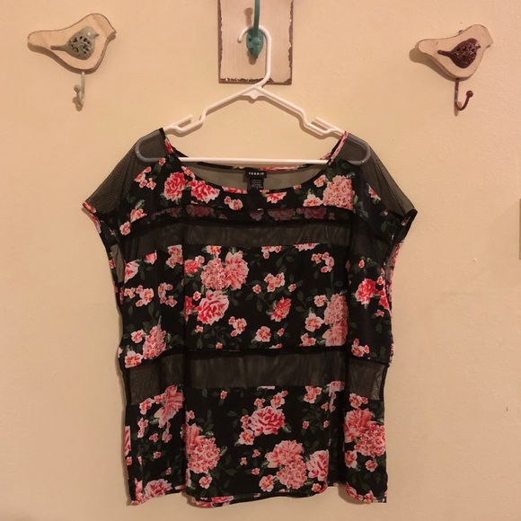 Torrid Sleeveless Cropped Top - Picture 1 of 3